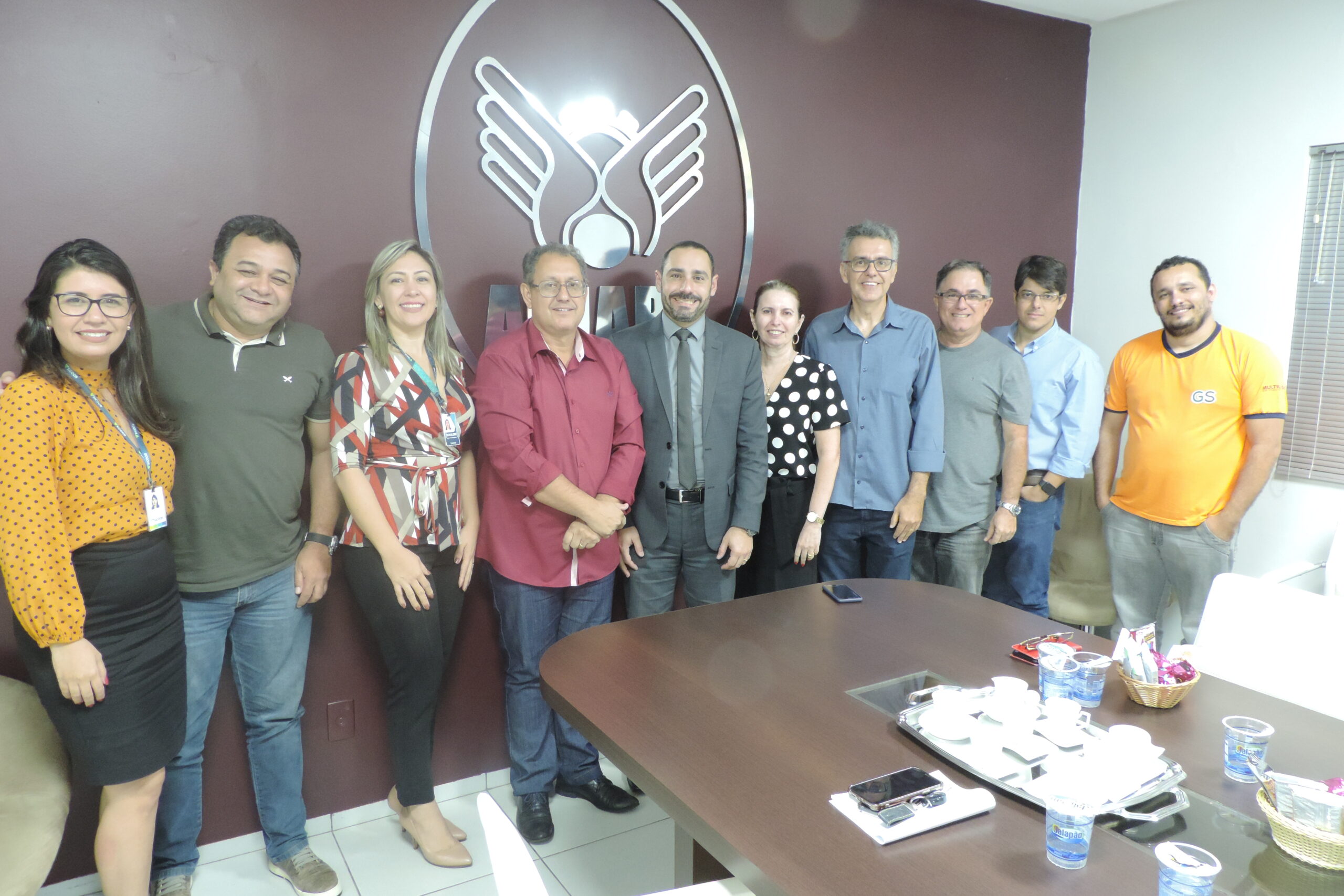 Gestores do Sicoob com vice da ACIARA, Denilson Silva e diretores, Dennys Barsch, Ulysses Ayres, Manoel Silva, Renato Freire, Ana Célia e Manoel Messias.